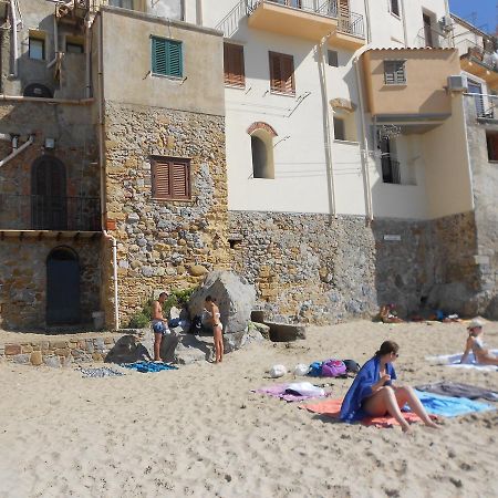 Balcone Sulla Spiaggia Чефалу Екстериор снимка