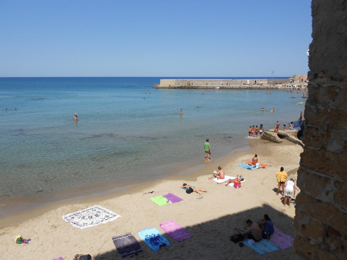 Balcone Sulla Spiaggia Чефалу Екстериор снимка